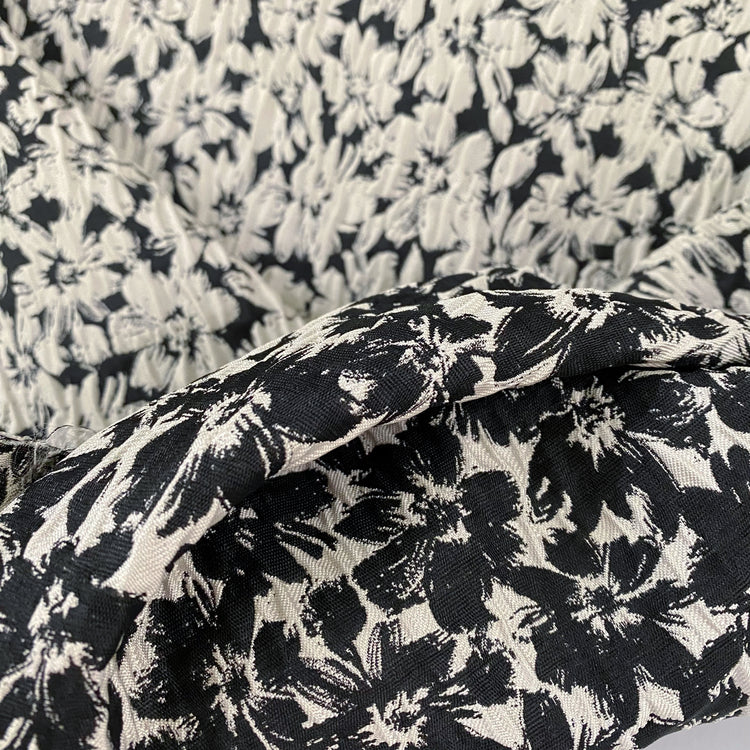 Wrinkled Floral Jacquard - Beige/Black