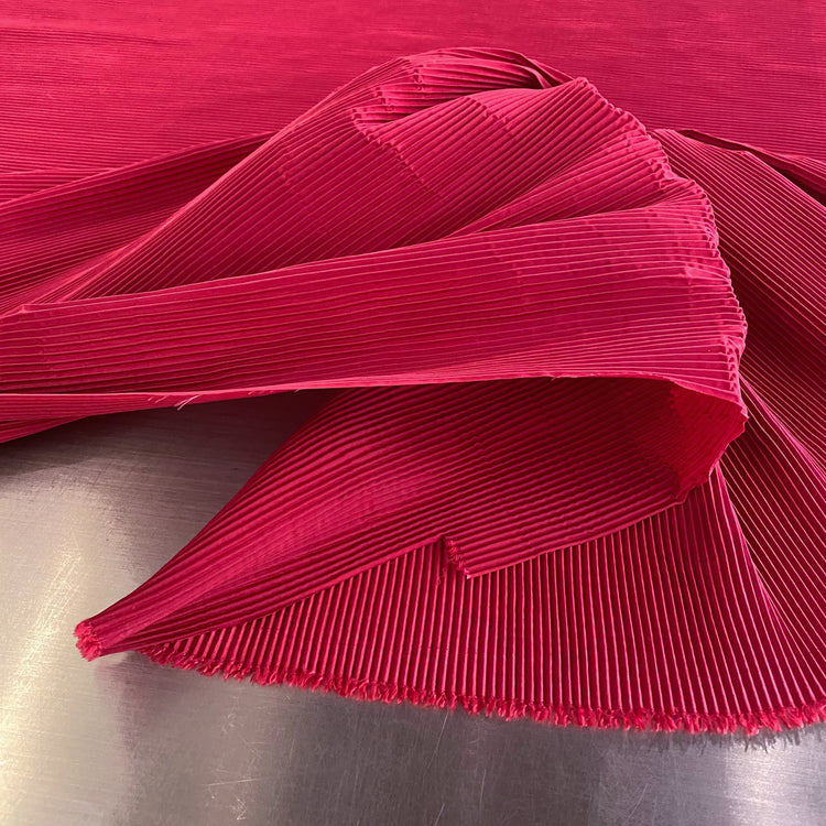 Accordion-Pleated Taffeta - Crimson