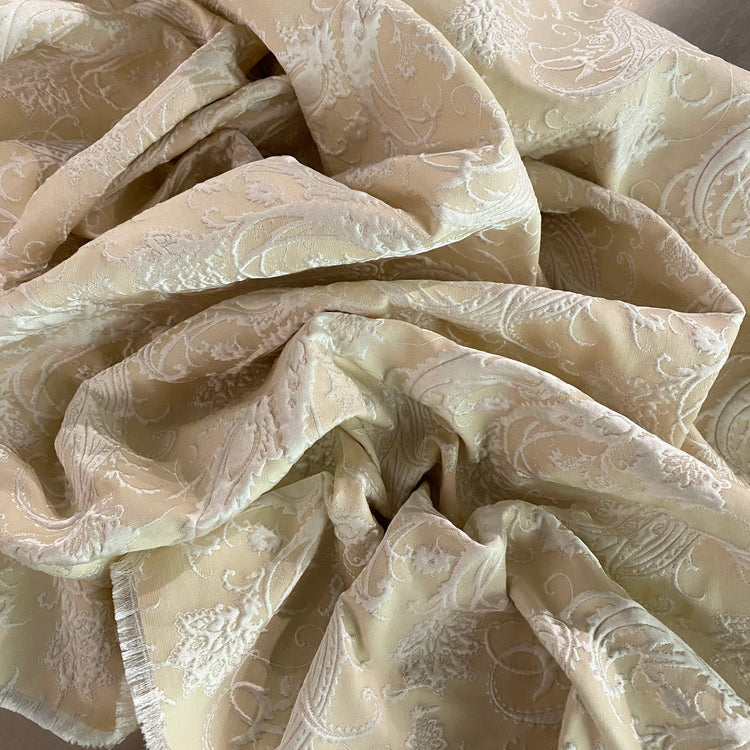 Nouveau Thistle Matelassé Satin Jacquard - White / Cornsilk