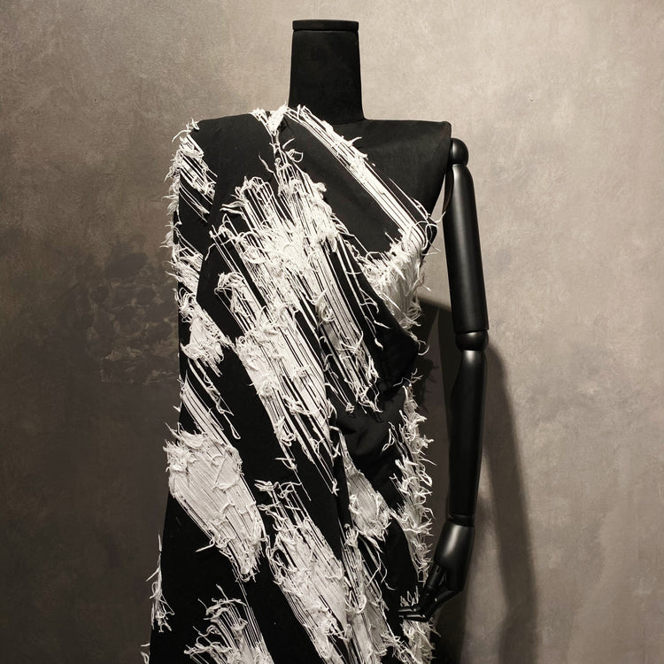 Abstract Large Brush Stroke - Yarn Insert - Black/White