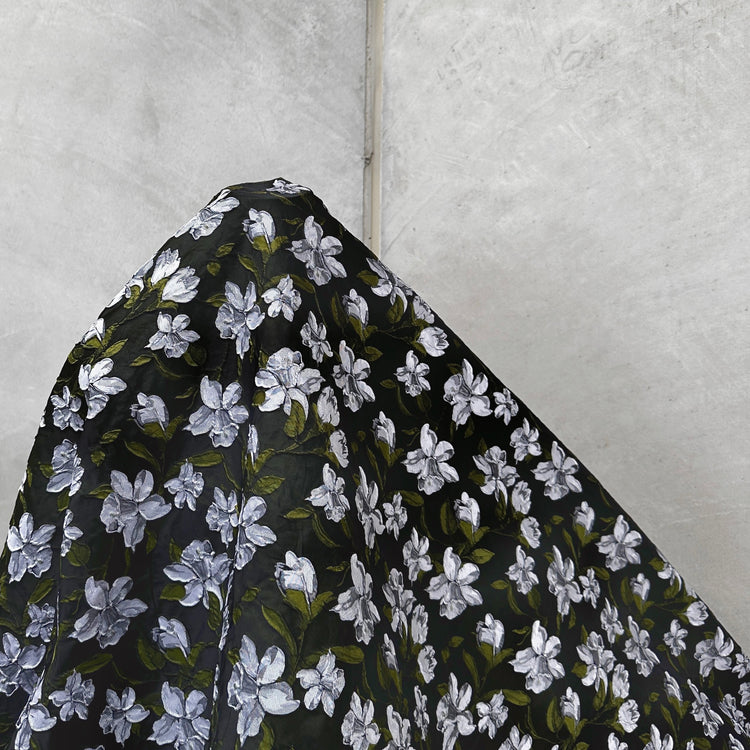 Wrinkled Daffodil Satin Jacquard - White/Moss Green