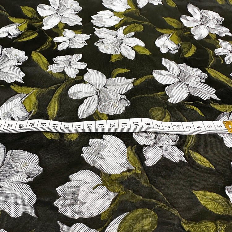 Wrinkled Daffodil Satin Jacquard - White/Moss Green