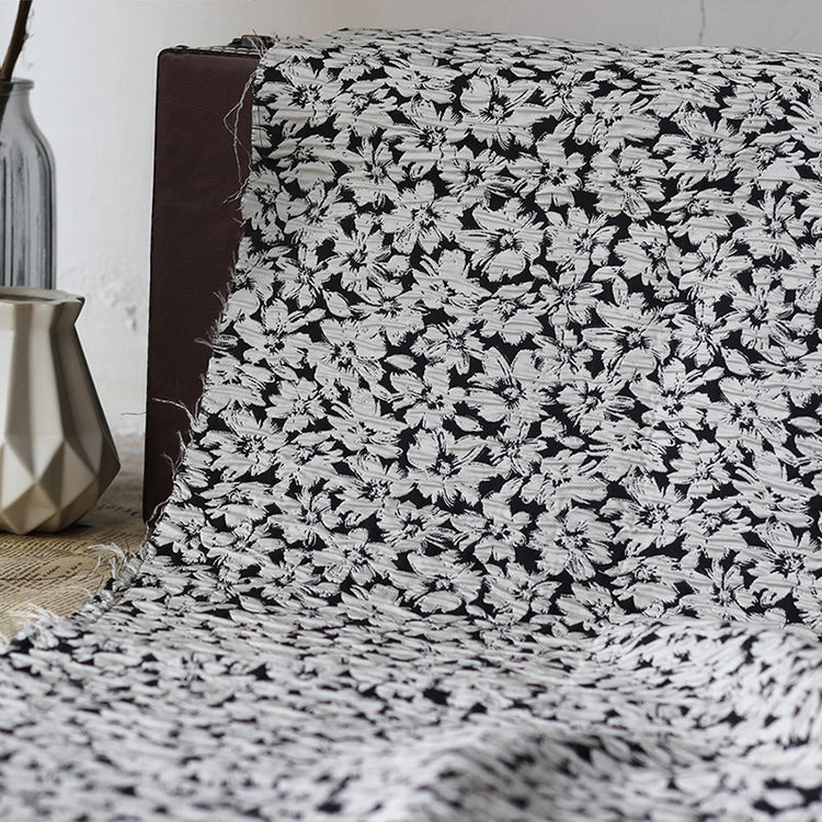 Wrinkled Floral Jacquard - Beige/Black