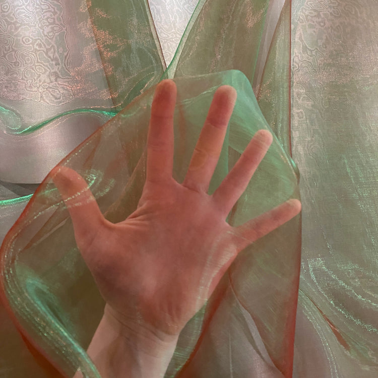 Shot Organza - Light Green/Red