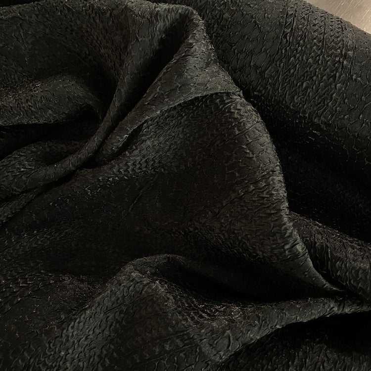 Wavy Tire Track Plisse Organza - Black