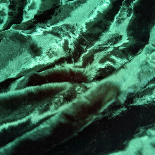 Monochromatic Wave Plush Velvet - Dark Green