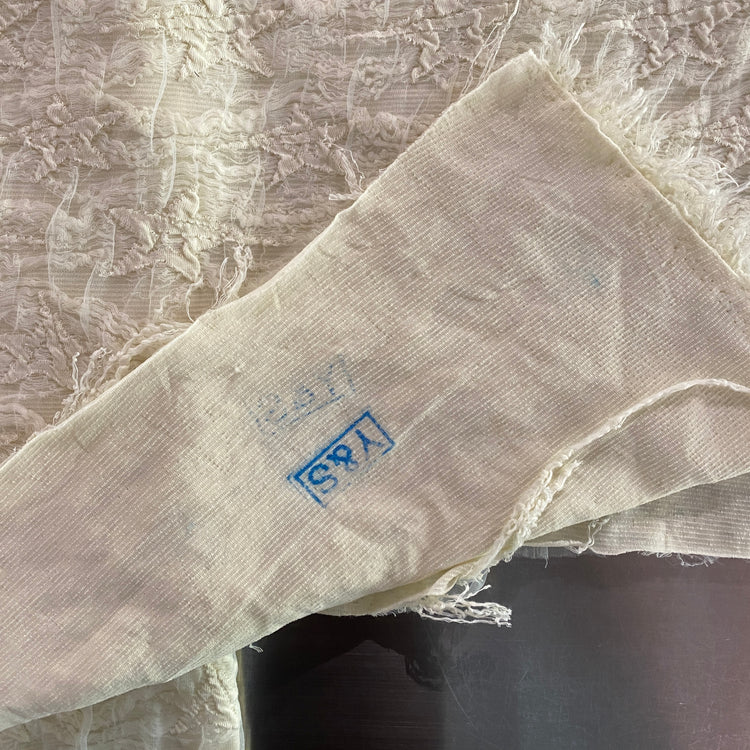 (Remnant) Distressed Star Applique - Wrinkled Tulle on Knit - Ivory - 1.2m (Blue mark)