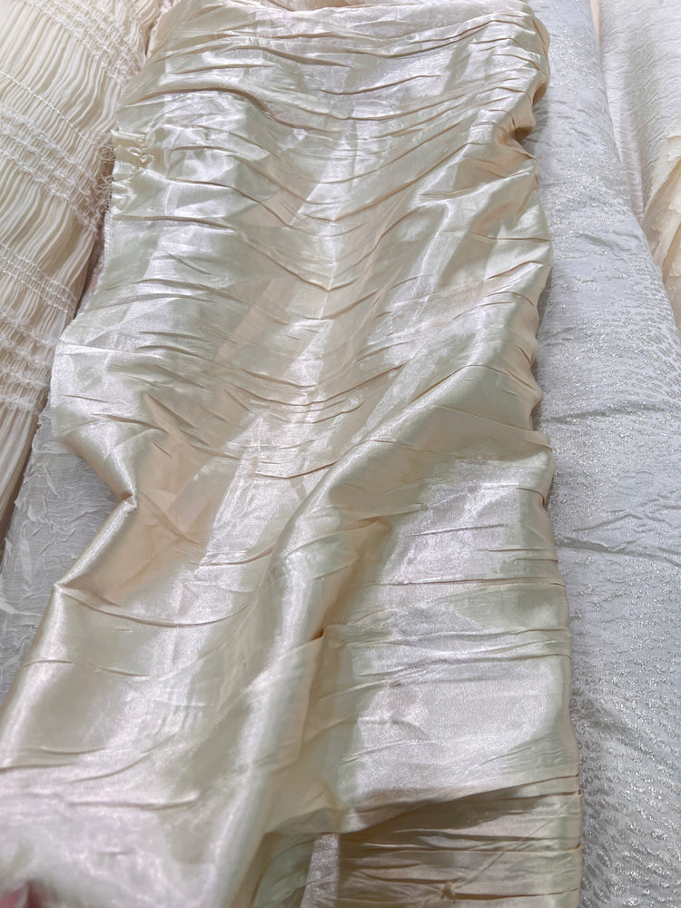 Large Plisse Satin - Blanched Almond